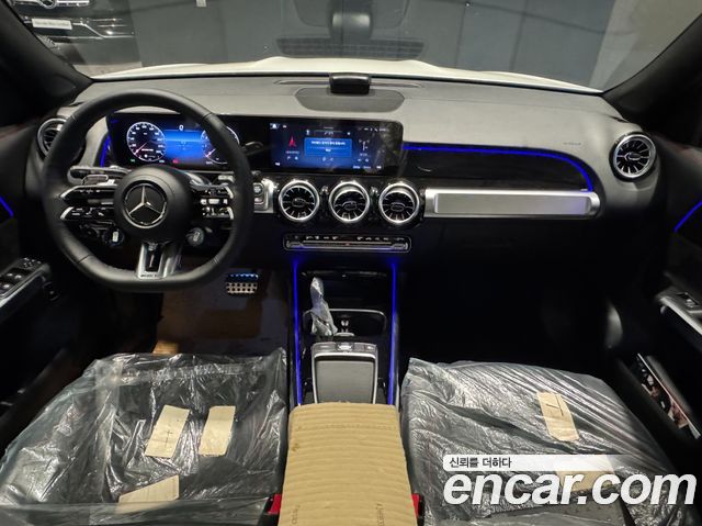 Mercedes-Benz GLB-Class — interior
