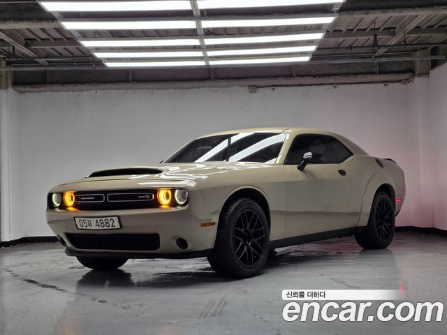 Dodge Challenger — exterior