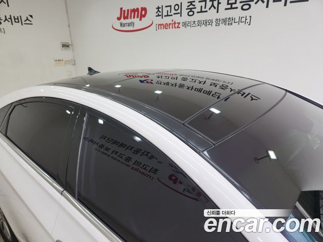 Hyundai Sonata — interior