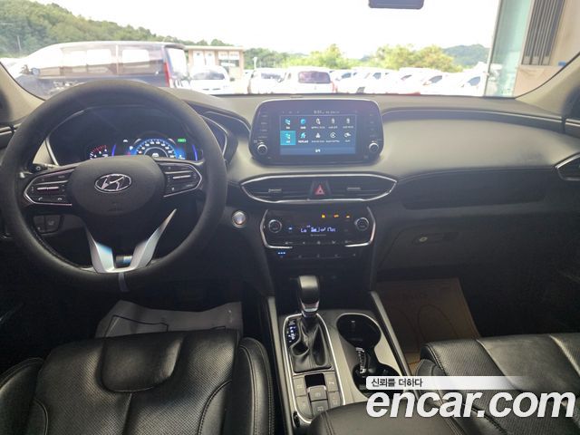 Hyundai Santa Fe — interior