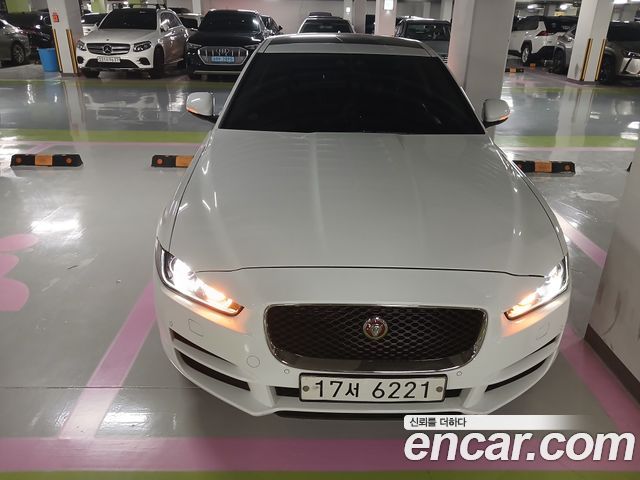 Jaguar XE — exterior