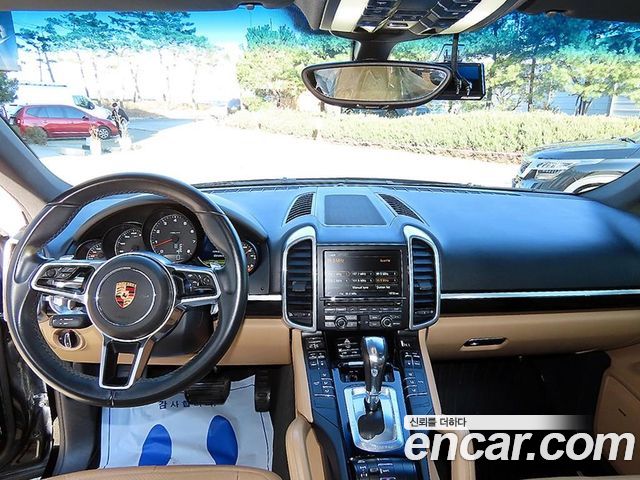 Porsche Cayenne — interior