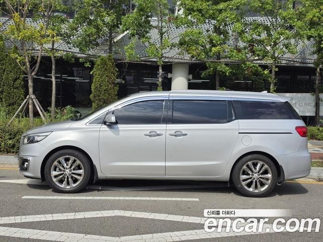 Kia Carnival — exterior