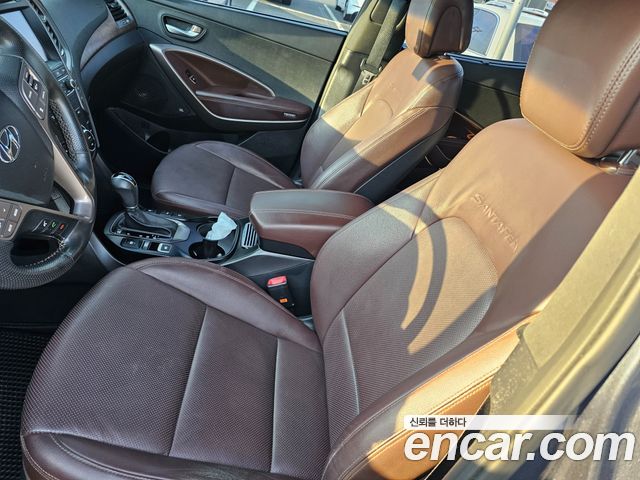 Hyundai Santa Fe — interior