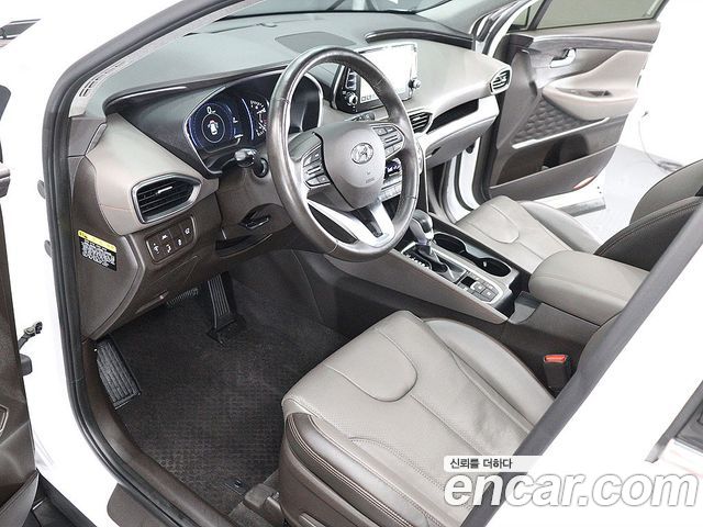 Hyundai Santa Fe — interior