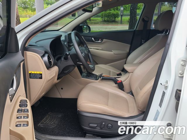 Hyundai Kona — interior