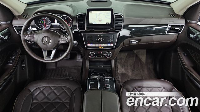 Mercedes-Benz GLS-Class — interior