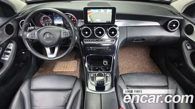 Mercedes-Benz C-Class — interior