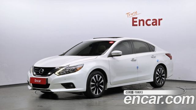 Nissan Altima — exterior