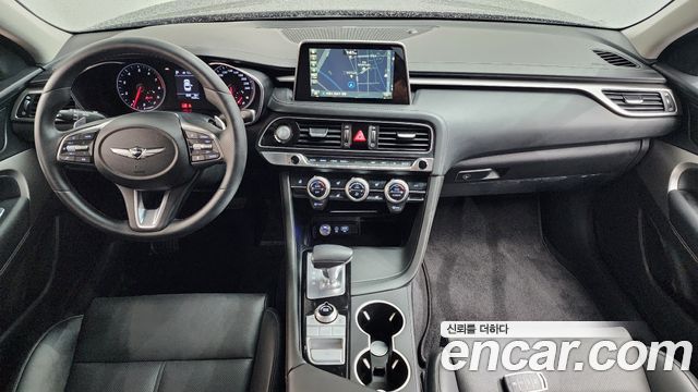 Genesis G70 — interior