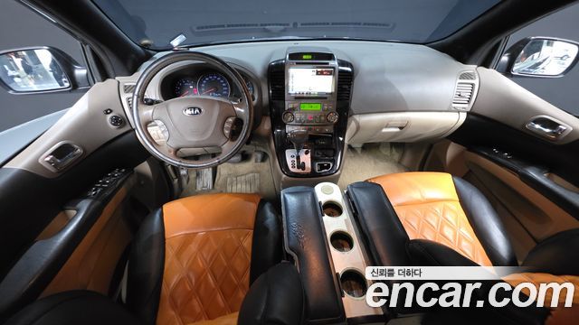 Kia Carnival — interior