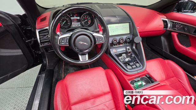 Jaguar F-Type — interior