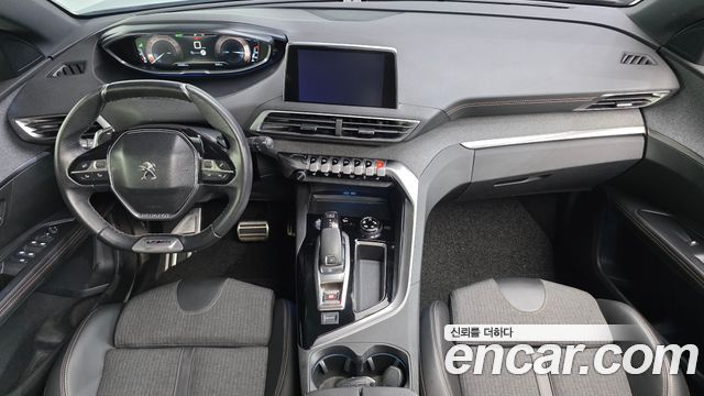 Peugeot 5008 — interior