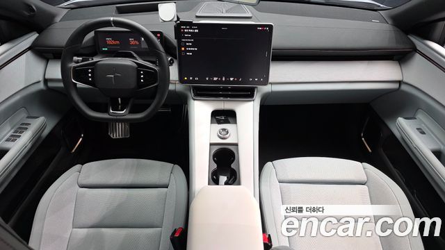 Polestar 4 — interior