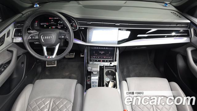 Audi Q8 — interior
