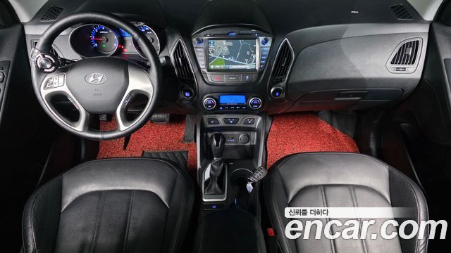 Hyundai Tucson — interior