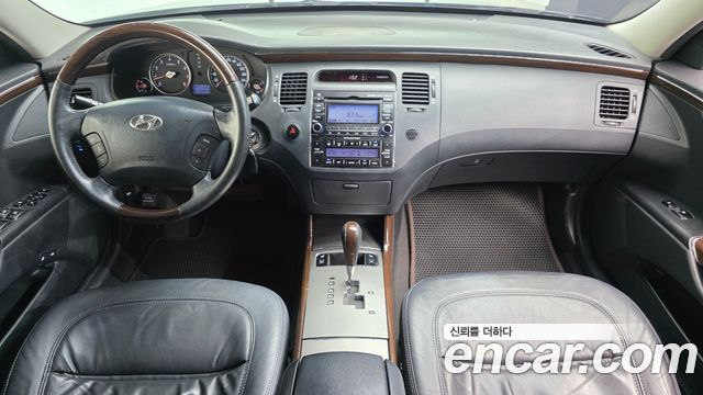 Hyundai Grandeur — interior