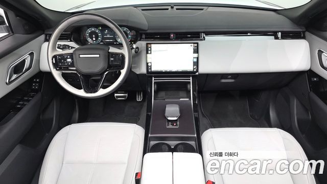 Land Rover Range Rover Velar — interior