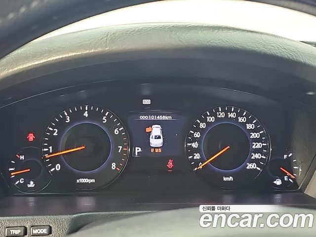 Kia Opirus — interior