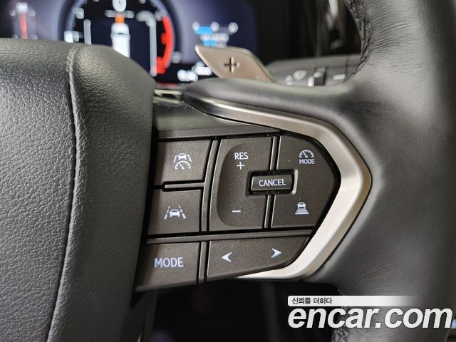 Lexus LM — interior