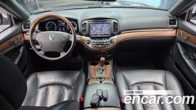 KG Mobility Chairman — interior