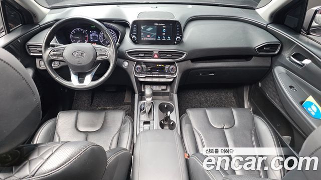 Hyundai Santa Fe — interior