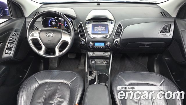 Hyundai Tucson — interior