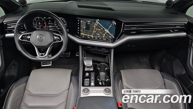 Volkswagen Touareg — interior