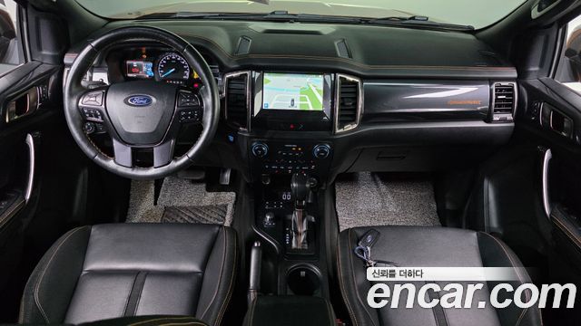 Ford Ranger — interior