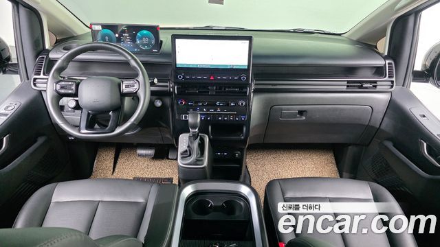 Hyundai Staria — interior