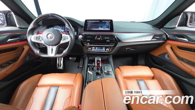 BMW M5 — interior
