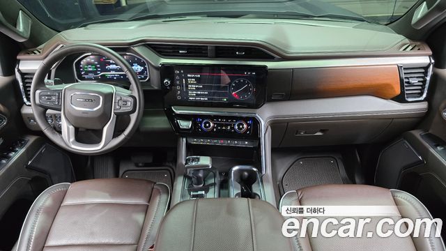 GMC Sierra — interior