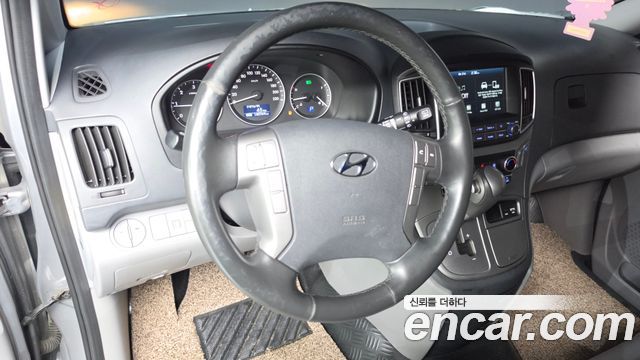 Hyundai Starex — interior