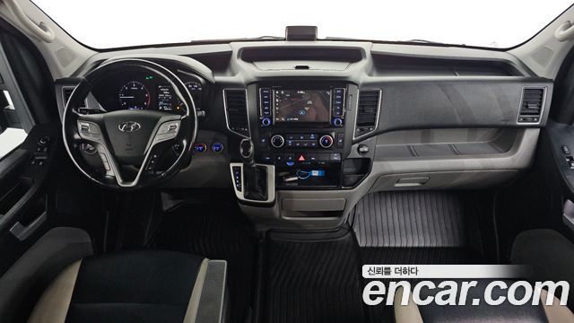 Hyundai Solati — interior