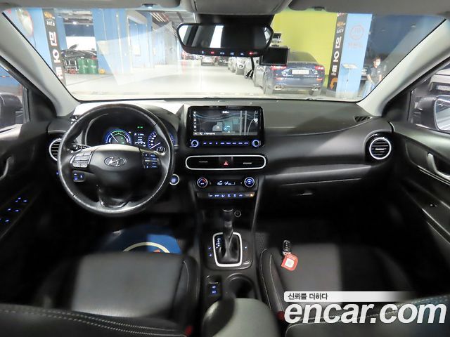 Hyundai Kona — interior
