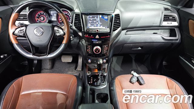 KG Mobility Tivoli — interior