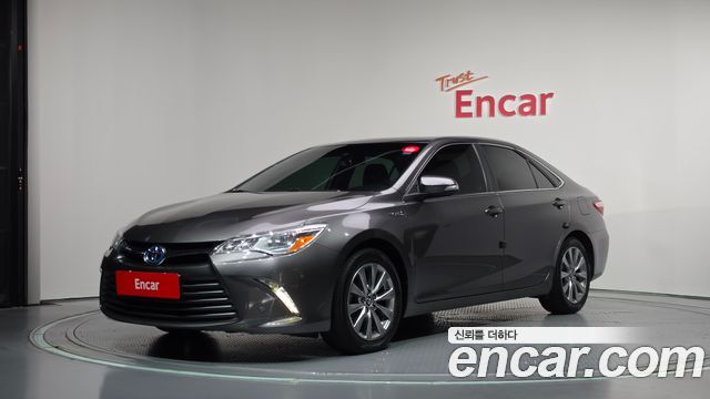 Toyota Camry — exterior