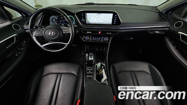 Hyundai Sonata — interior