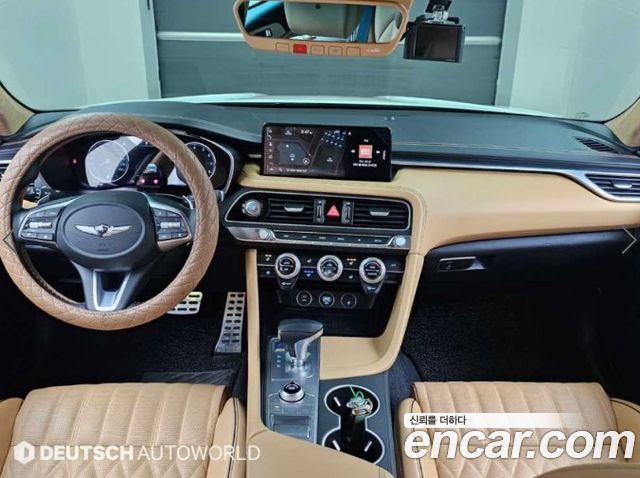 Genesis G70 — interior