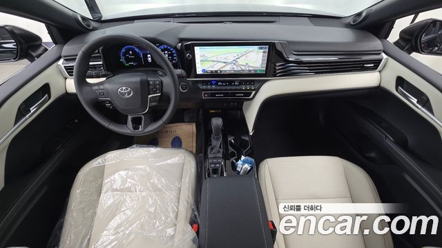 Toyota Camry — interior