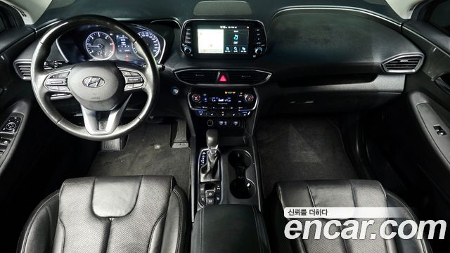 Hyundai Santa Fe — interior