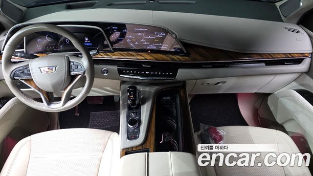 Cadillac Escalade — interior