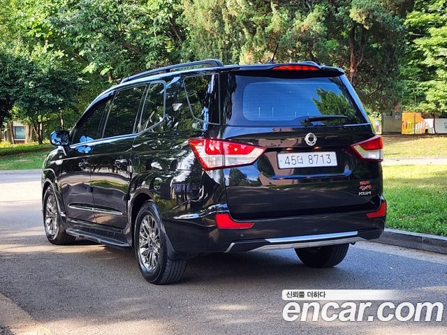 KG Mobility Korando — interior