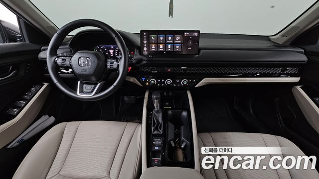 Honda Accord — interior