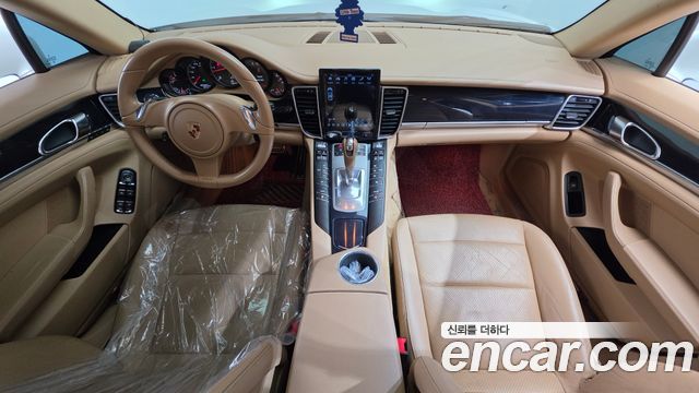 Porsche Panamera — interior