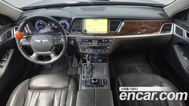 Hyundai Genesis — interior