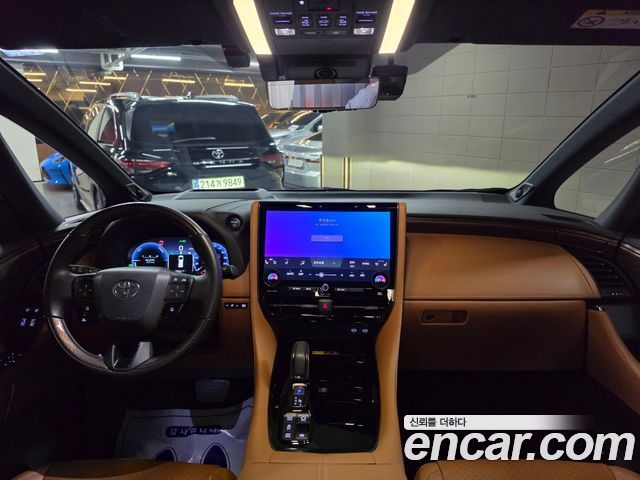 Toyota Alphard — interior