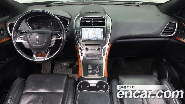 Lincoln Nautilus — interior