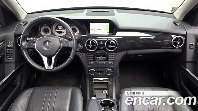 Mercedes-Benz GLK-Class — interior