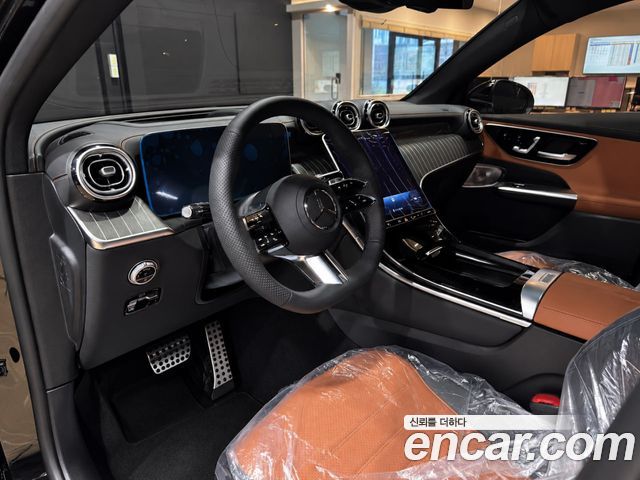 Mercedes-Benz GLC-Class — interior